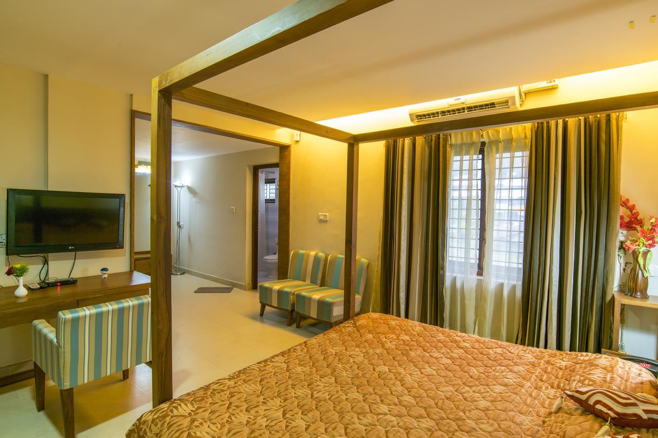 Hotel Haritagiri Kalpetta Esterno foto