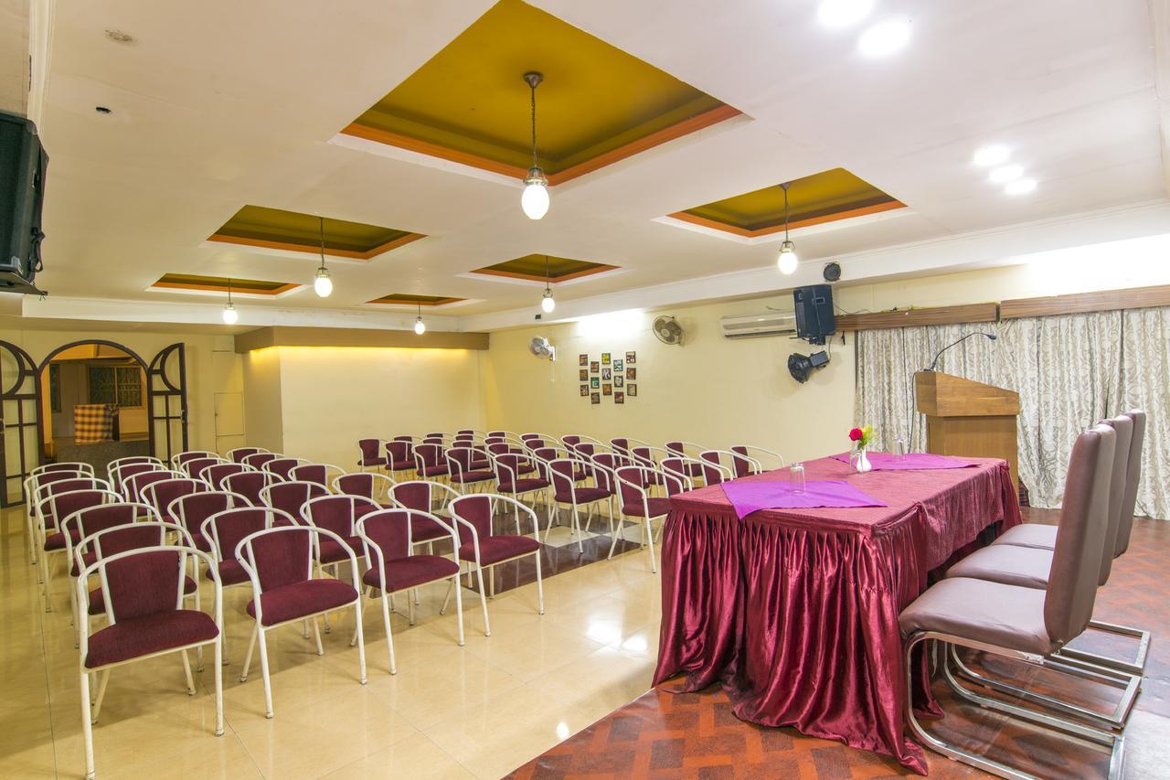 Hotel Haritagiri Kalpetta Esterno foto