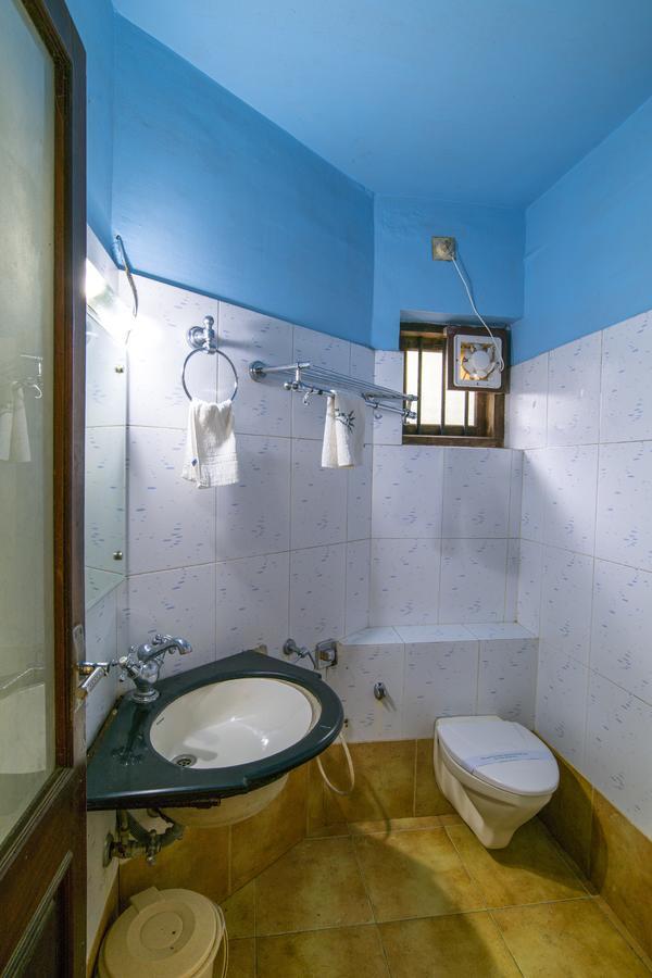 Hotel Haritagiri Kalpetta Esterno foto