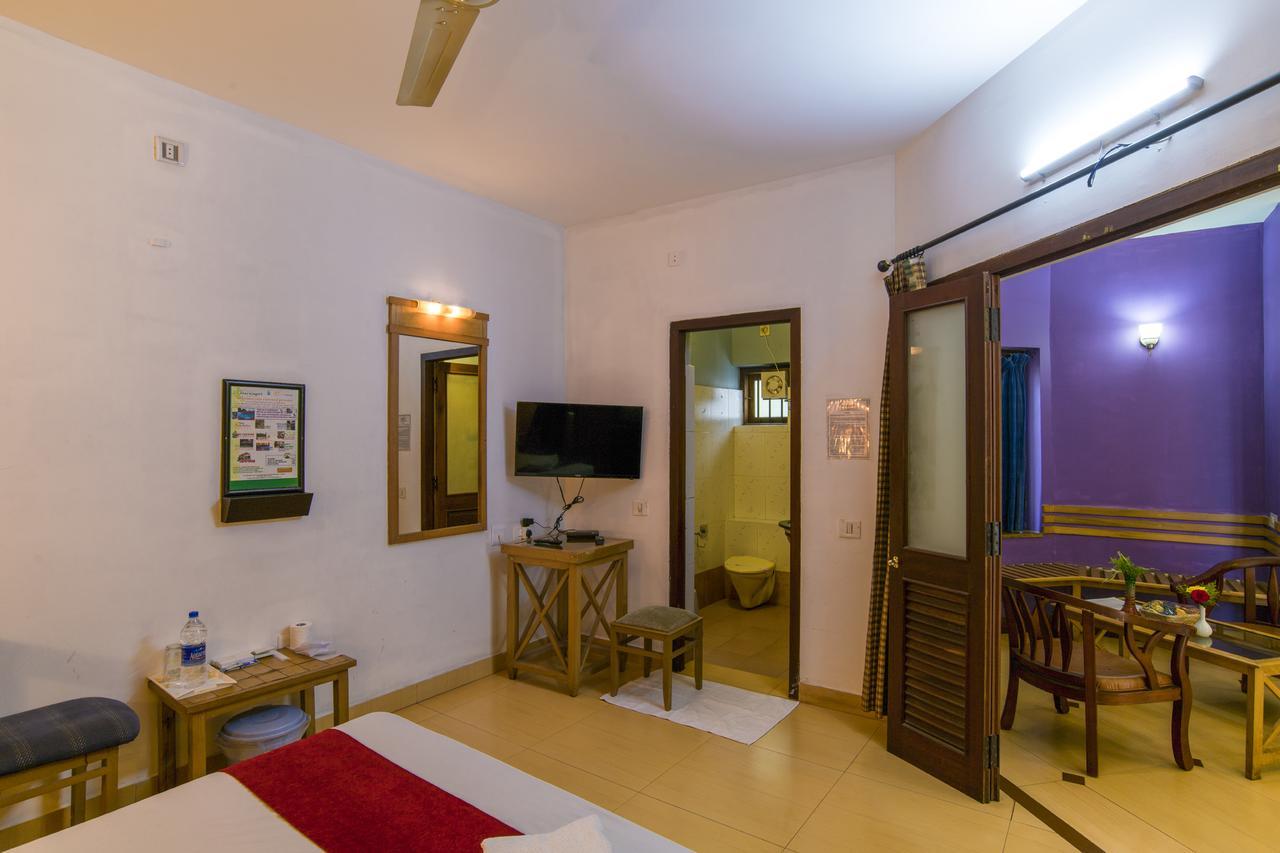 Hotel Haritagiri Kalpetta Esterno foto