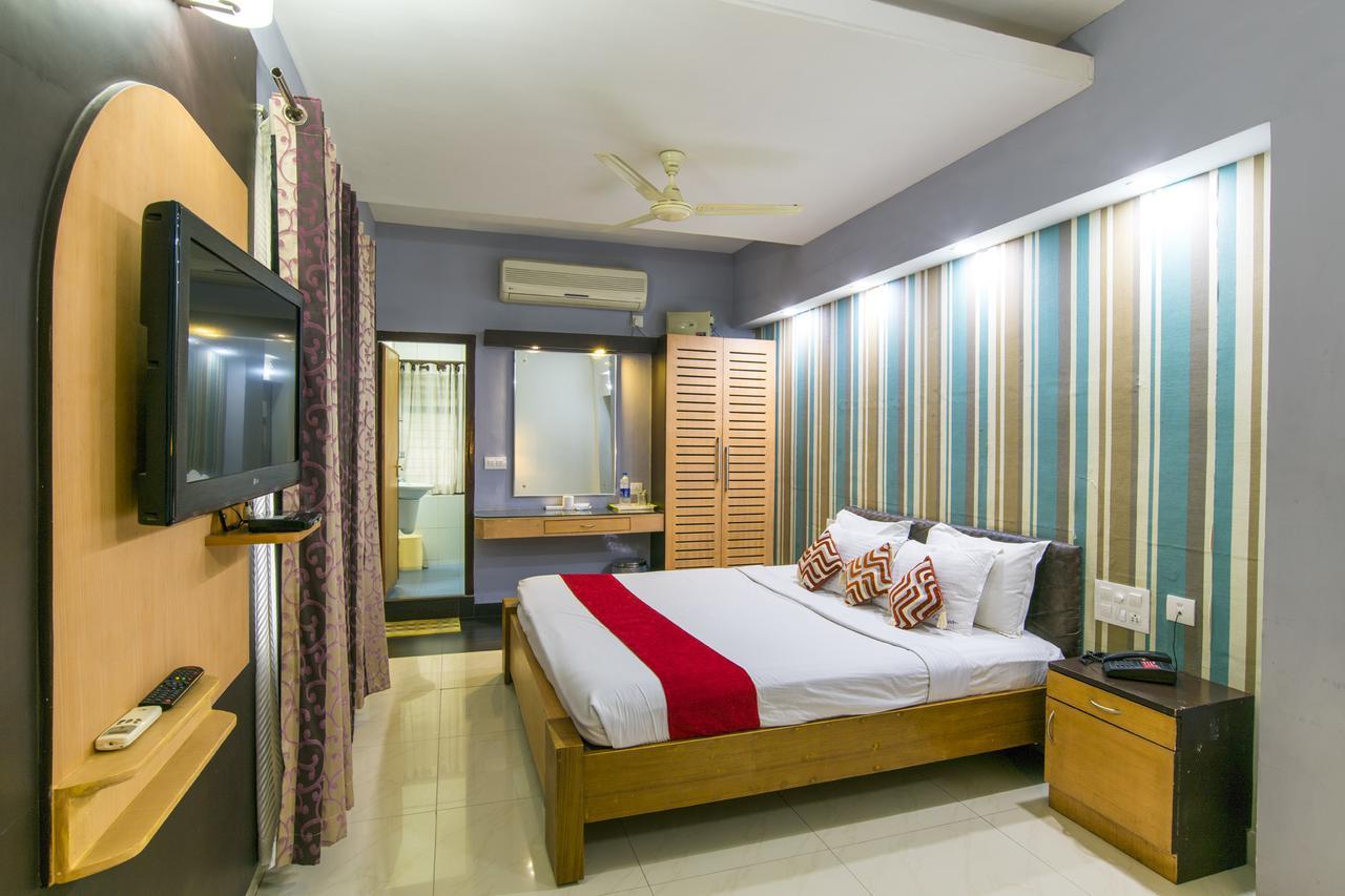 Hotel Haritagiri Kalpetta Esterno foto
