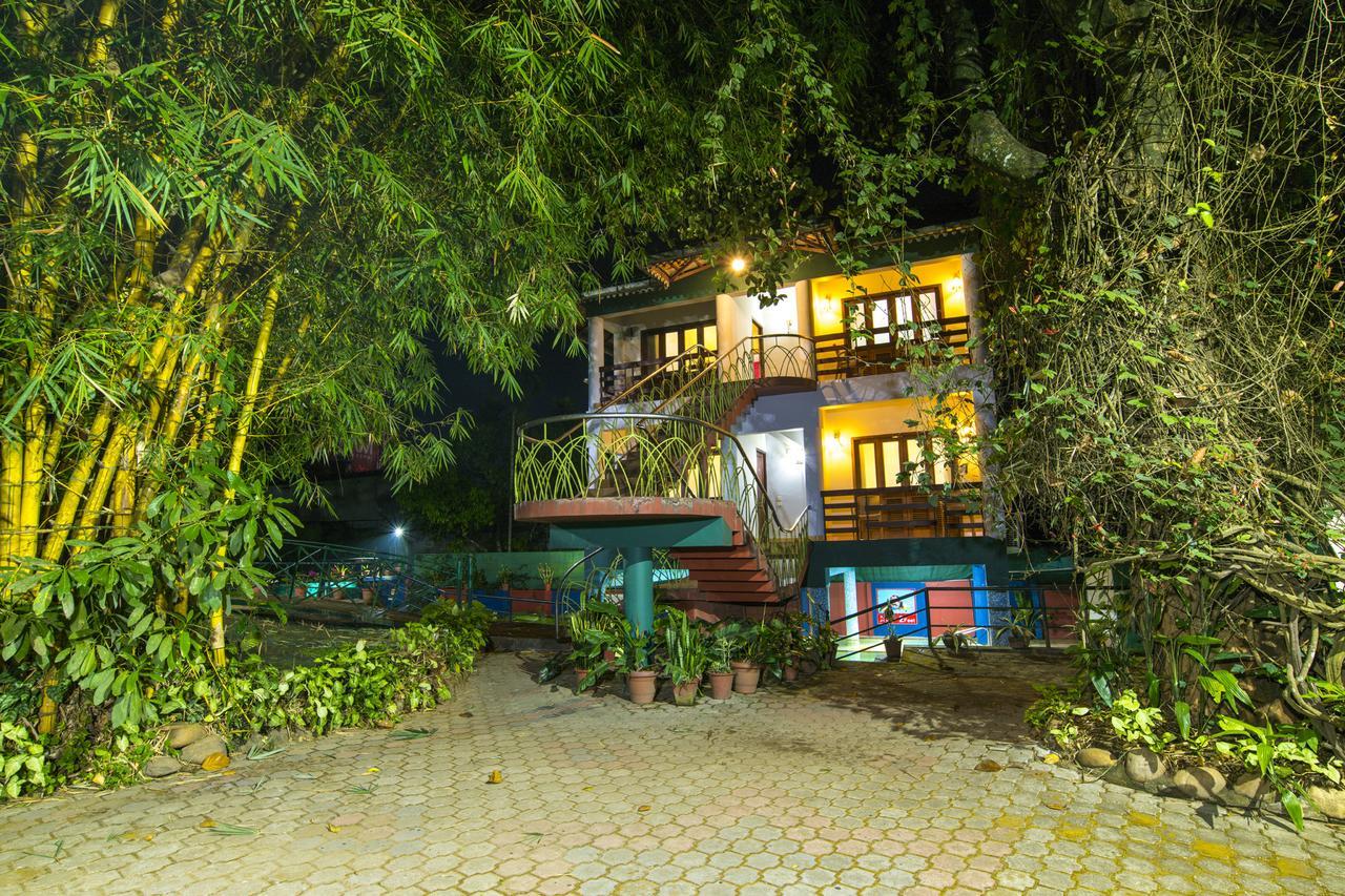 Hotel Haritagiri Kalpetta Esterno foto