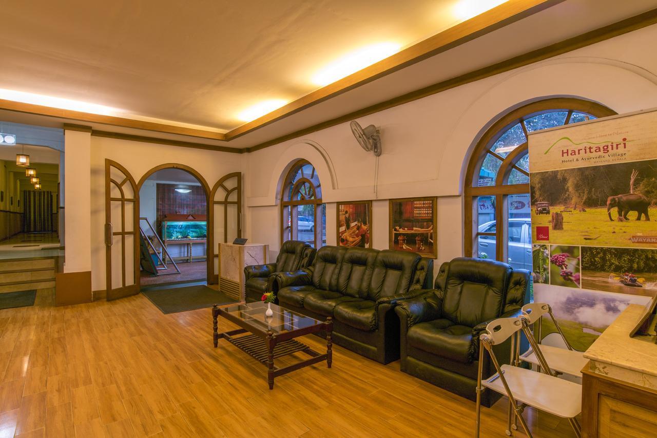 Hotel Haritagiri Kalpetta Esterno foto