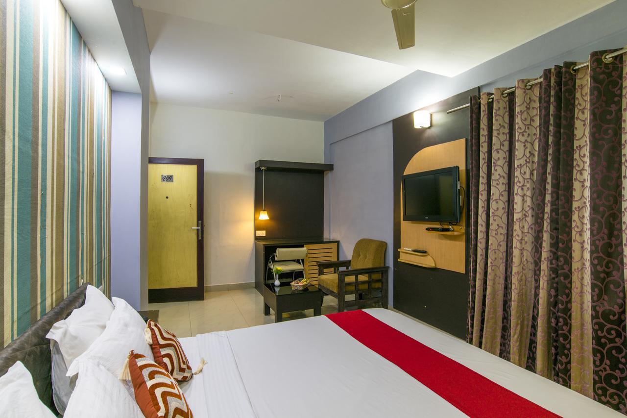 Hotel Haritagiri Kalpetta Esterno foto