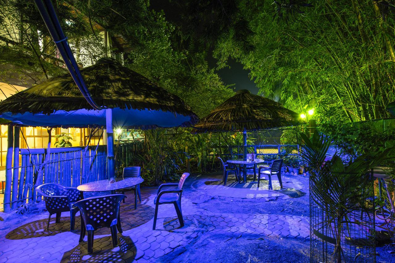 Hotel Haritagiri Kalpetta Esterno foto