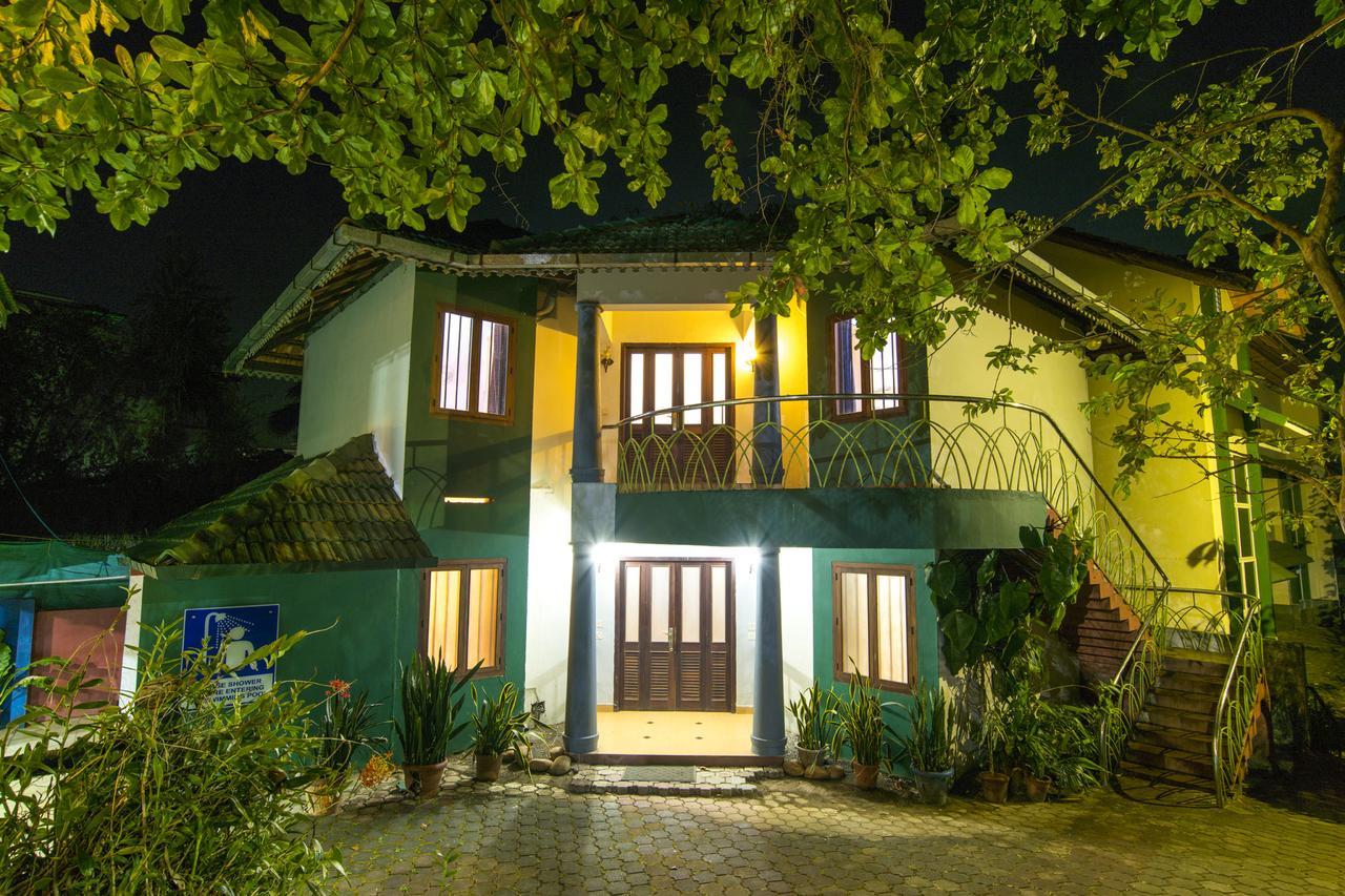 Hotel Haritagiri Kalpetta Esterno foto