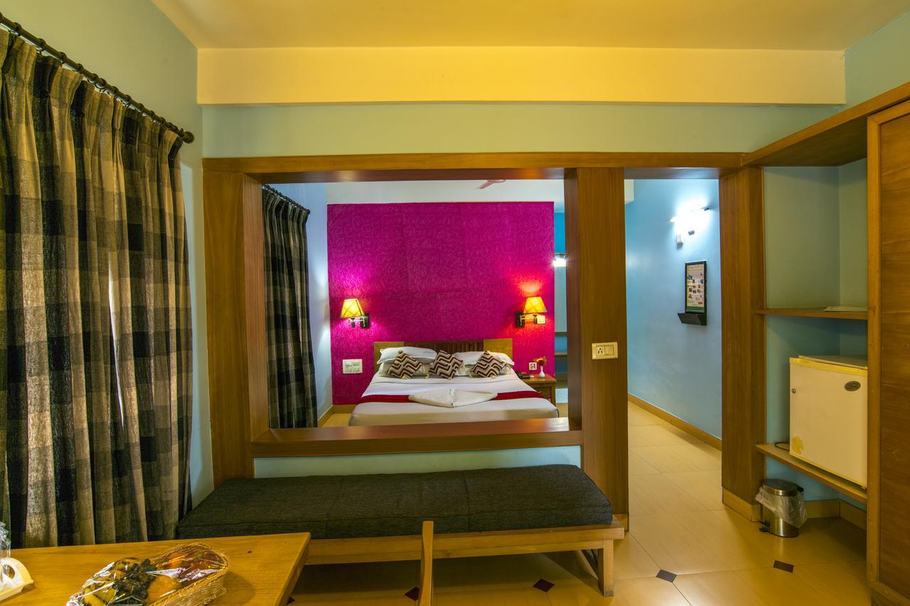 Hotel Haritagiri Kalpetta Esterno foto